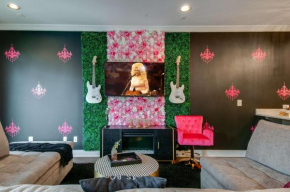 Close to the Gulch - BOOK TODAY